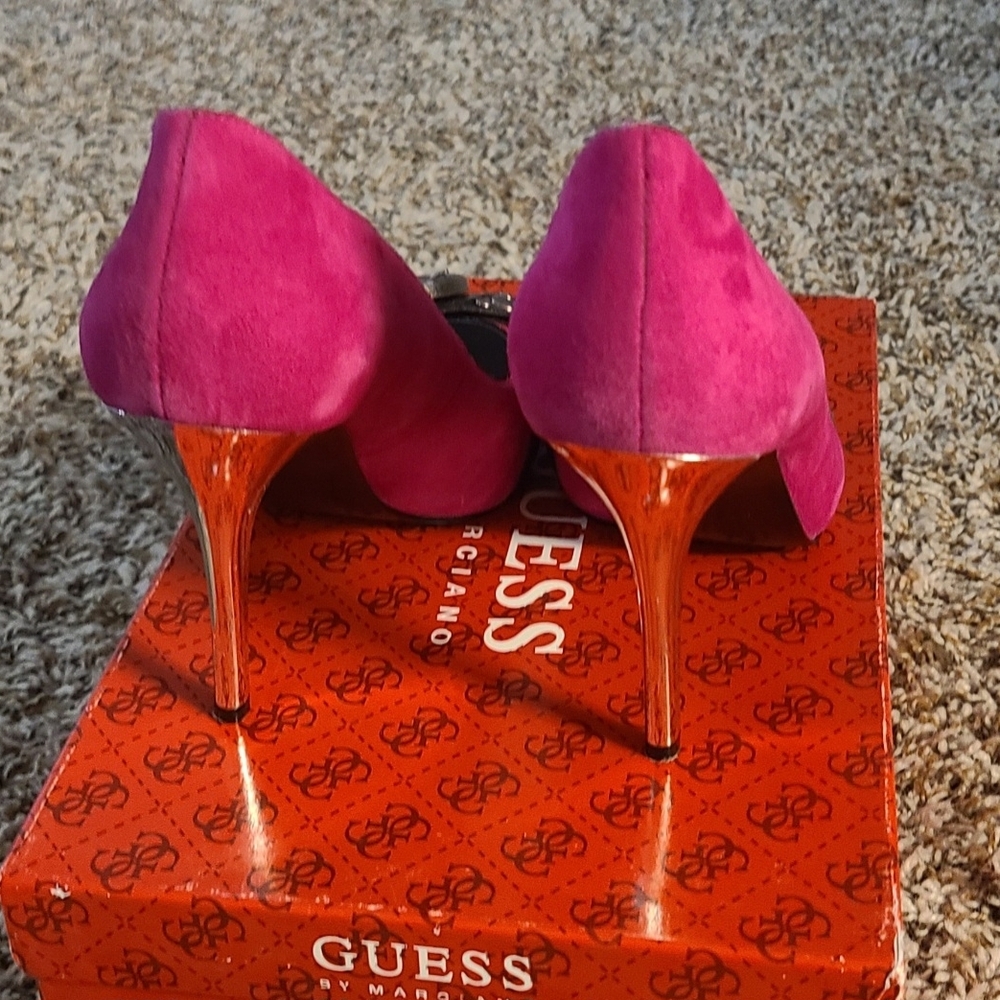 Guess Womens Size 6 4.5" Pink/black Peep Toe Stileto Heels with Buckle - NIB - Picture 3 of 5